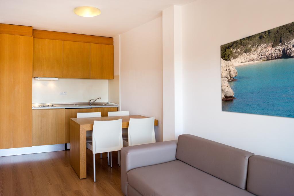 One-Bedroom Apartment with Terrace